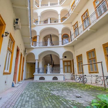 Cute Gallery Flat In Dob Str, Mars Budapest Luaran gambar
